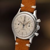 A RARE GENTLEMAN'S SIZE STAINLESS STEEL UNIVERSAL GENEVE UNI COMPAX 