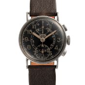 A GENTLEMAN'S MIDSIZE STAINLESS STEEL HEUER CHRONOGRAPH WRIST WATCH CIRCA 1940, GLOSS BLACK DIAL