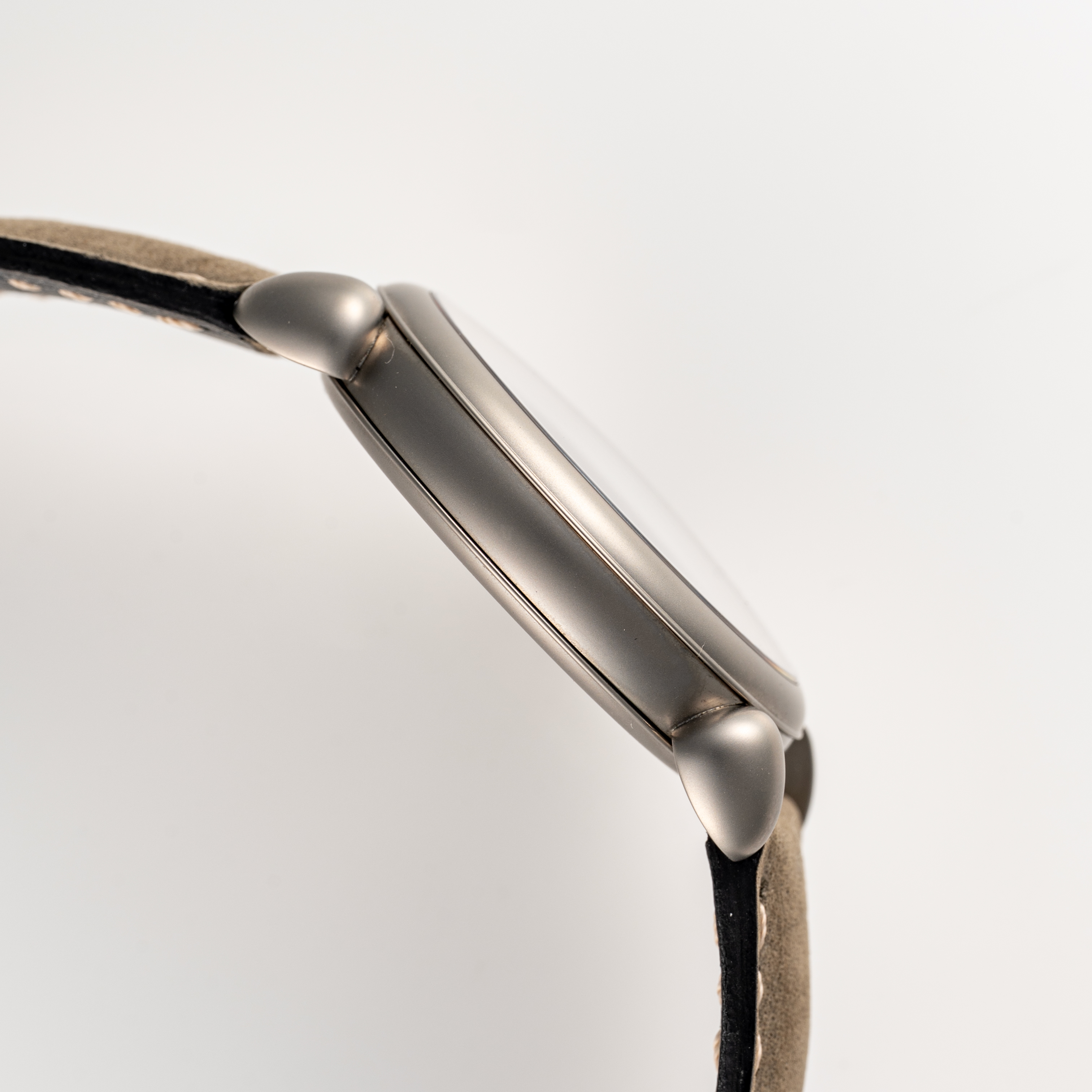 A RARE GENTLEMAN'S SIZE TITANIUM OPHION VELOS 786 GILT SPECTRE WRIST WATCH CIRCA 2022, THE LIMITED - Image 8 of 10