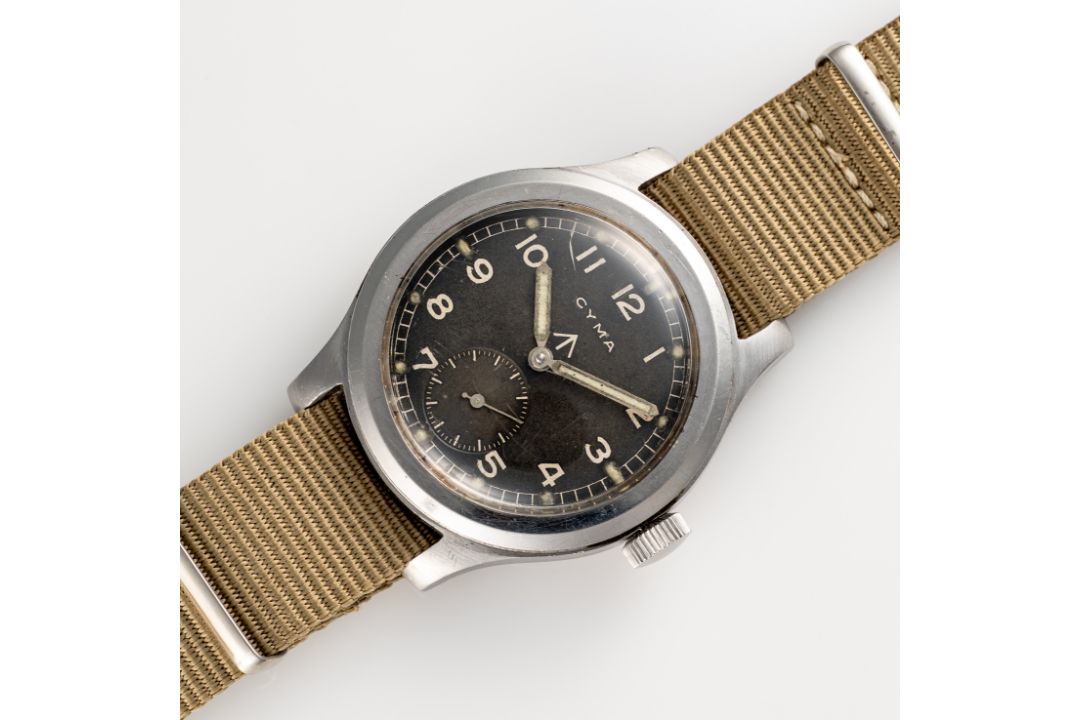 A GENTLEMAN'S SIZE STAINLESS STEEL BRITISH MILITARY CYMA W.W.W. WRIST WATCH CIRCA 1945, PART OF - Image 4 of 8
