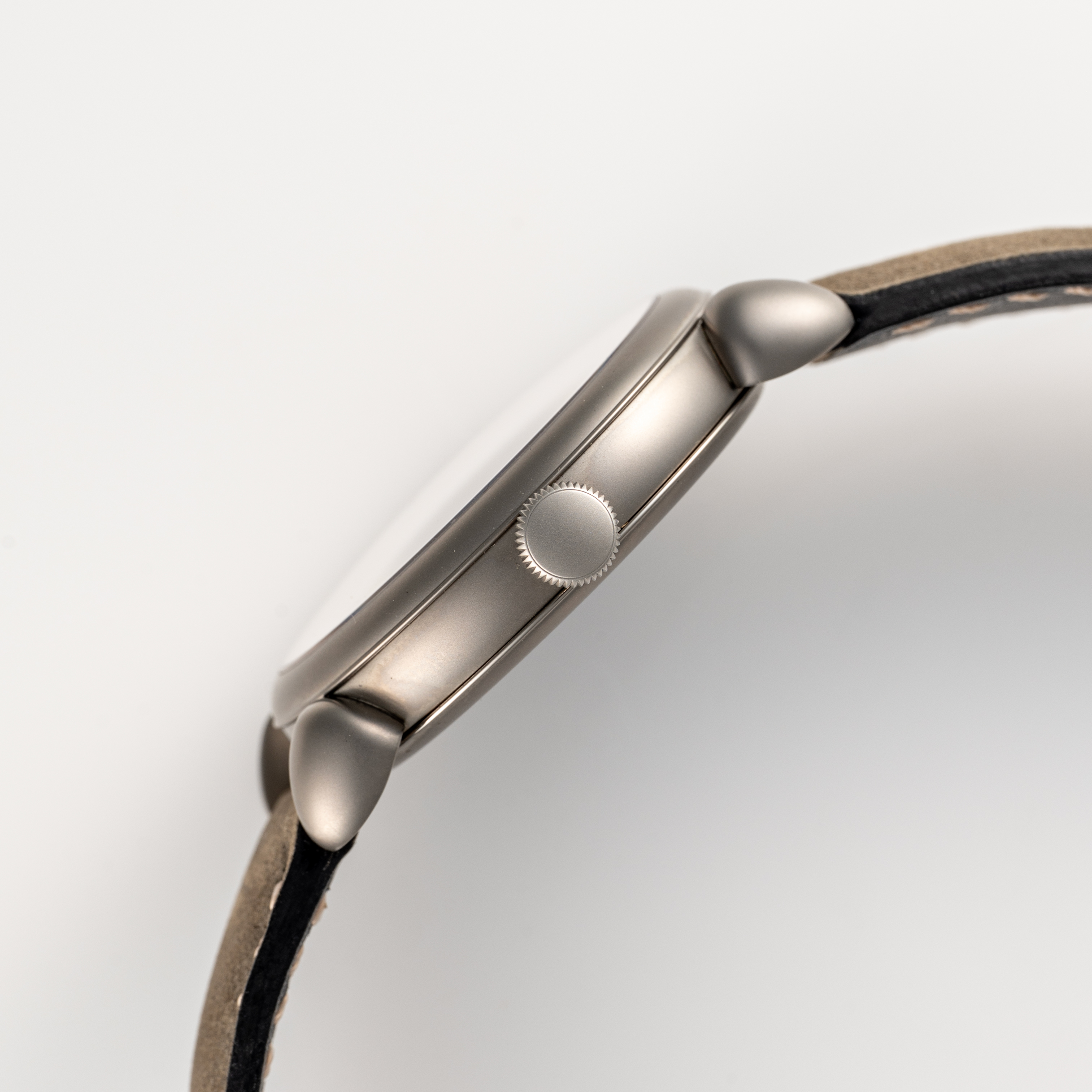 A RARE GENTLEMAN'S SIZE TITANIUM OPHION VELOS 786 GILT SPECTRE WRIST WATCH CIRCA 2022, THE LIMITED - Image 7 of 10