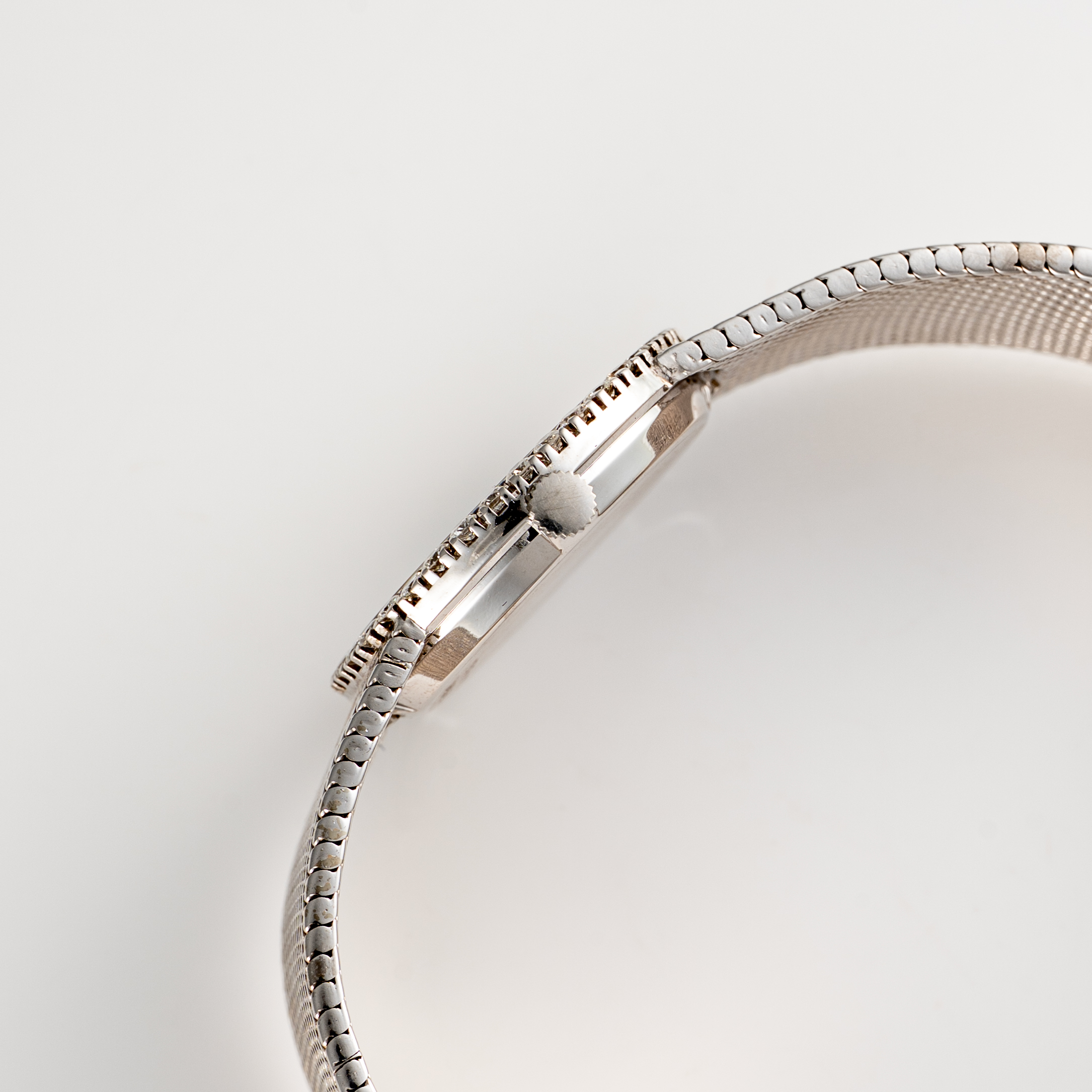 A LADY'S FINE 18K SOLID WHITE GOLD & DIAMOND PIAGET BRACELET WATCH CIRCA 1970s, REF. 9706 WITH - Image 8 of 10