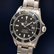 A GENTLEMAN'S SIZE STAINLESS STEEL ROLEX OYSTER PERPETUAL DATE SUBMARINER BRACELET WATCH CIRCA 1983,