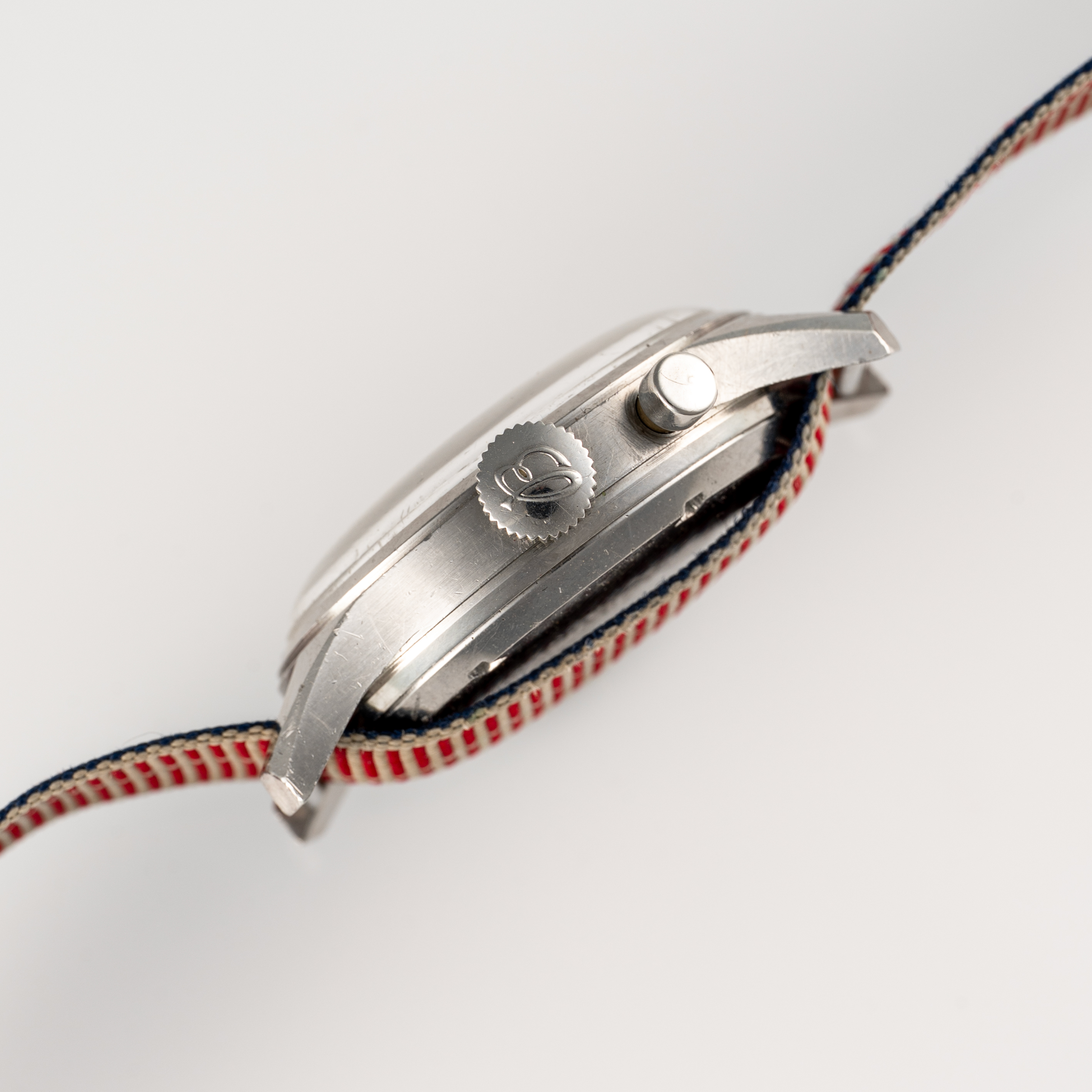 A GENTLEMAN'S SIZE STAINLESS STEEL ROYAL CANADIAN AIR FORCE (RCAF) BREITLING SINGLE BUTTON - Image 5 of 8