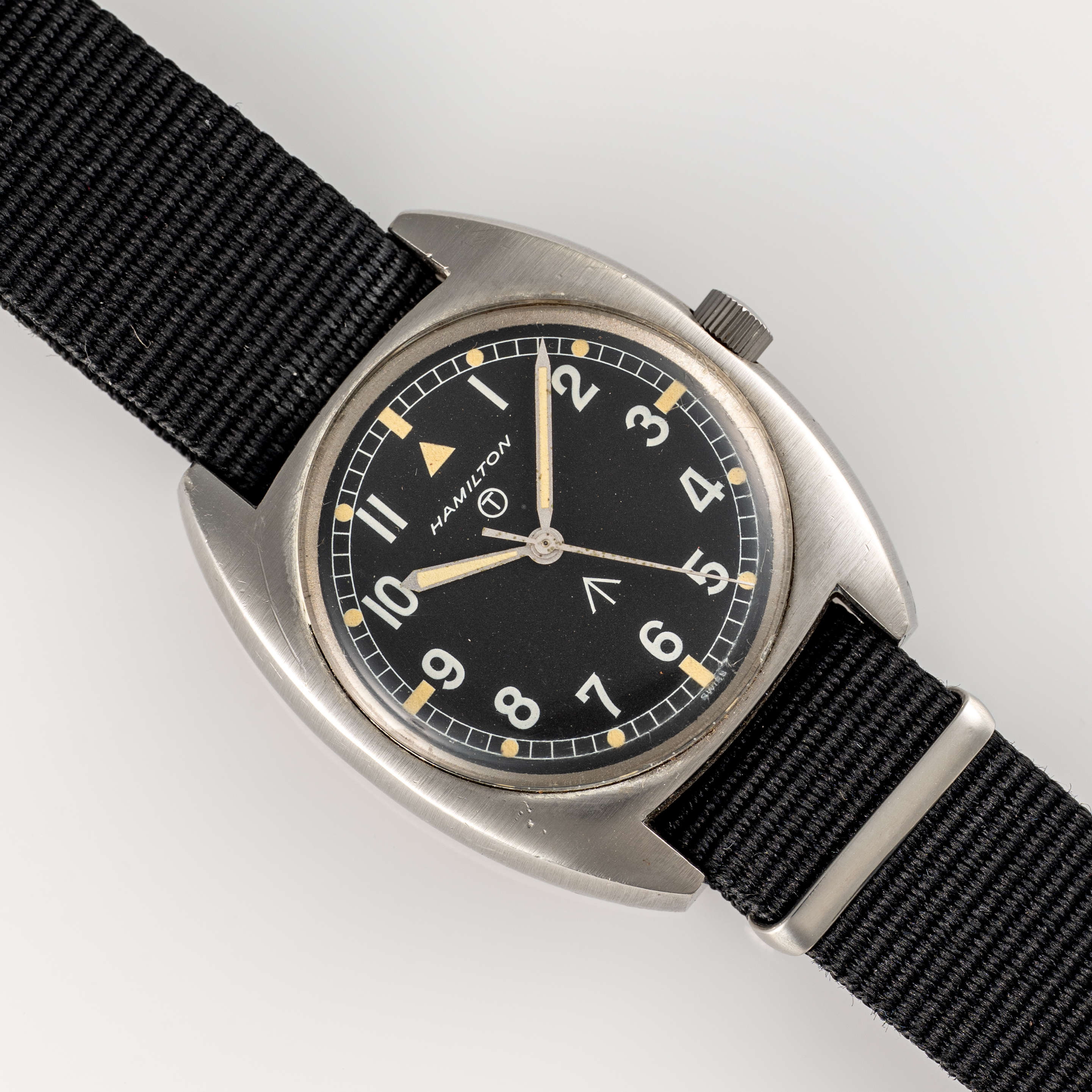 A GENTLEMAN'S SIZE STAINLESS STEEL BRITISH MILITARY HAMILTON RAF WRIST WATCH DATED 1975 Movement: - Image 4 of 7