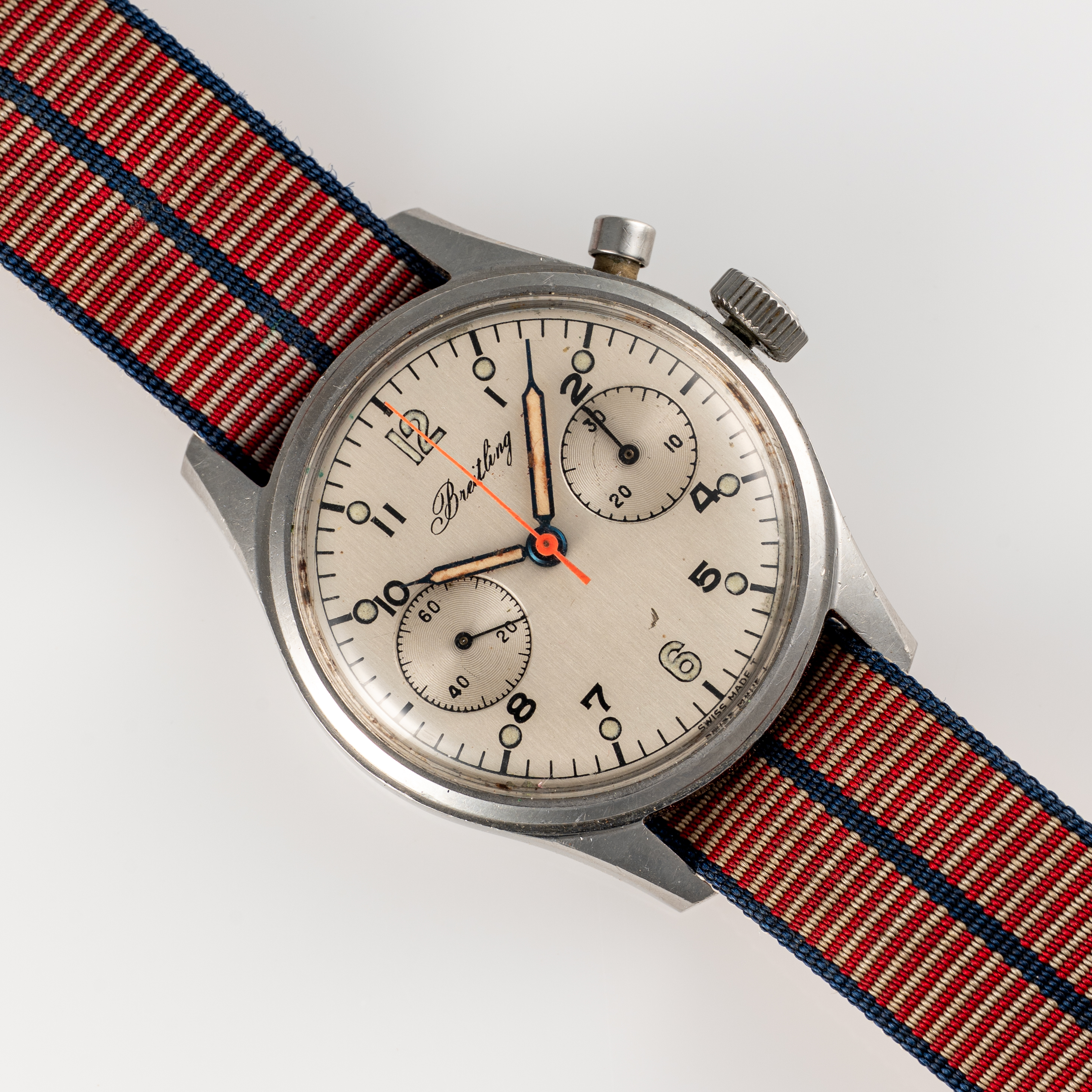 A GENTLEMAN'S SIZE STAINLESS STEEL ROYAL CANADIAN AIR FORCE (RCAF) BREITLING SINGLE BUTTON - Image 4 of 8