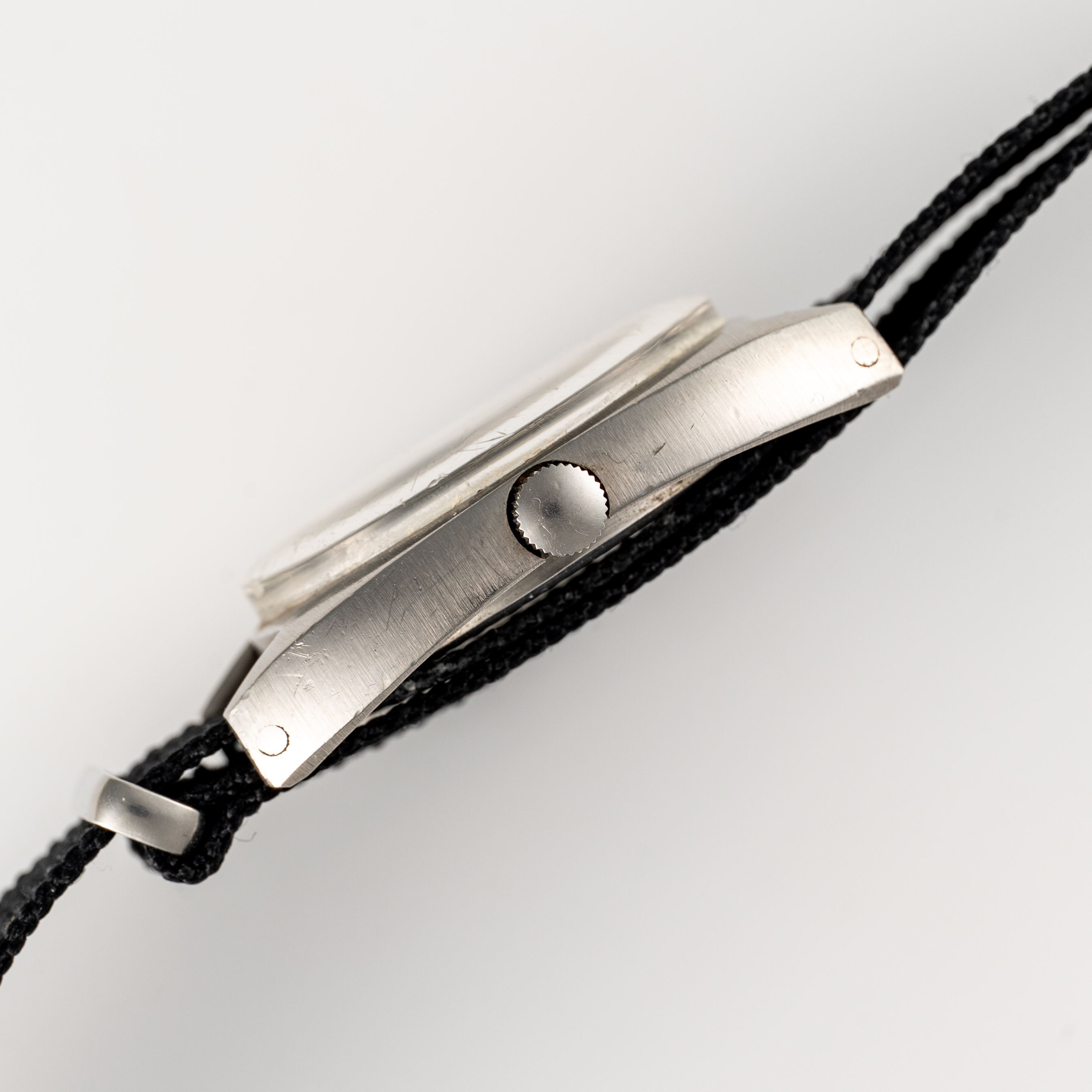 A GENTLEMAN'S SIZE STAINLESS STEEL BRITISH MILITARY HAMILTON RAF WRIST WATCH DATED 1975 Movement: - Image 5 of 7