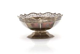 An Edwardian silver pedestal dish,