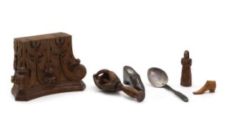 A collection of treen items,