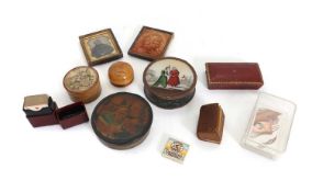 A collection of treen and miniatures,