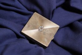 A 9ct gold compact,