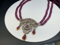STUNNING 285ct RUBY & DIAMOND PENDANT NECKLACE APPROX 26" LONG
