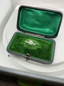**** ENDING TODAY **** 9ct 14ct 18ct GOLD & PLATINUM ANTIQUE & MODERN JEWELLERY & WATCHES FROM PRIVATE COLLECTION - ALL BIDS SUBMITTED  -