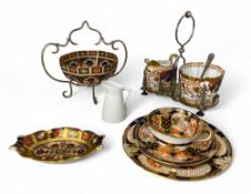 A small quantity of Imari pattern china