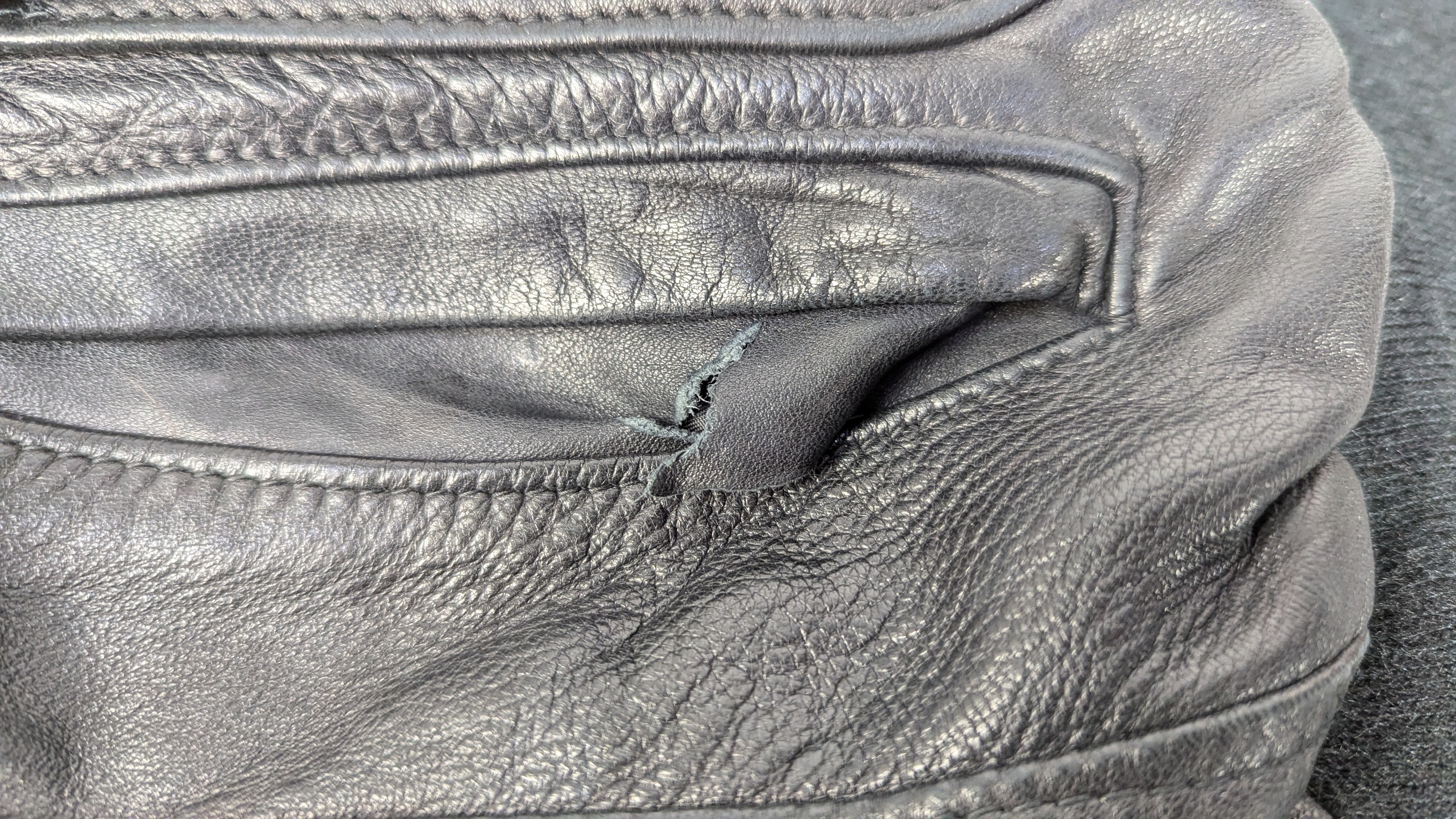 Genesis 1986/1987 Invisible Touch Tour Black Leather Jacket - Image 3 of 3
