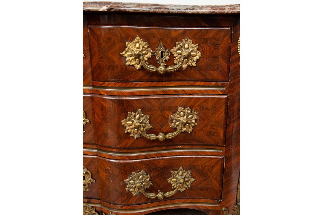 Tombeau chest of drawers in exotic wood. 18th century - Bild 2 aus 8
