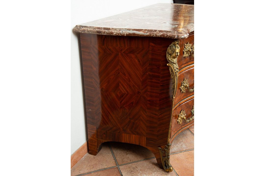Tombeau chest of drawers in exotic wood. 18th century - Bild 8 aus 8