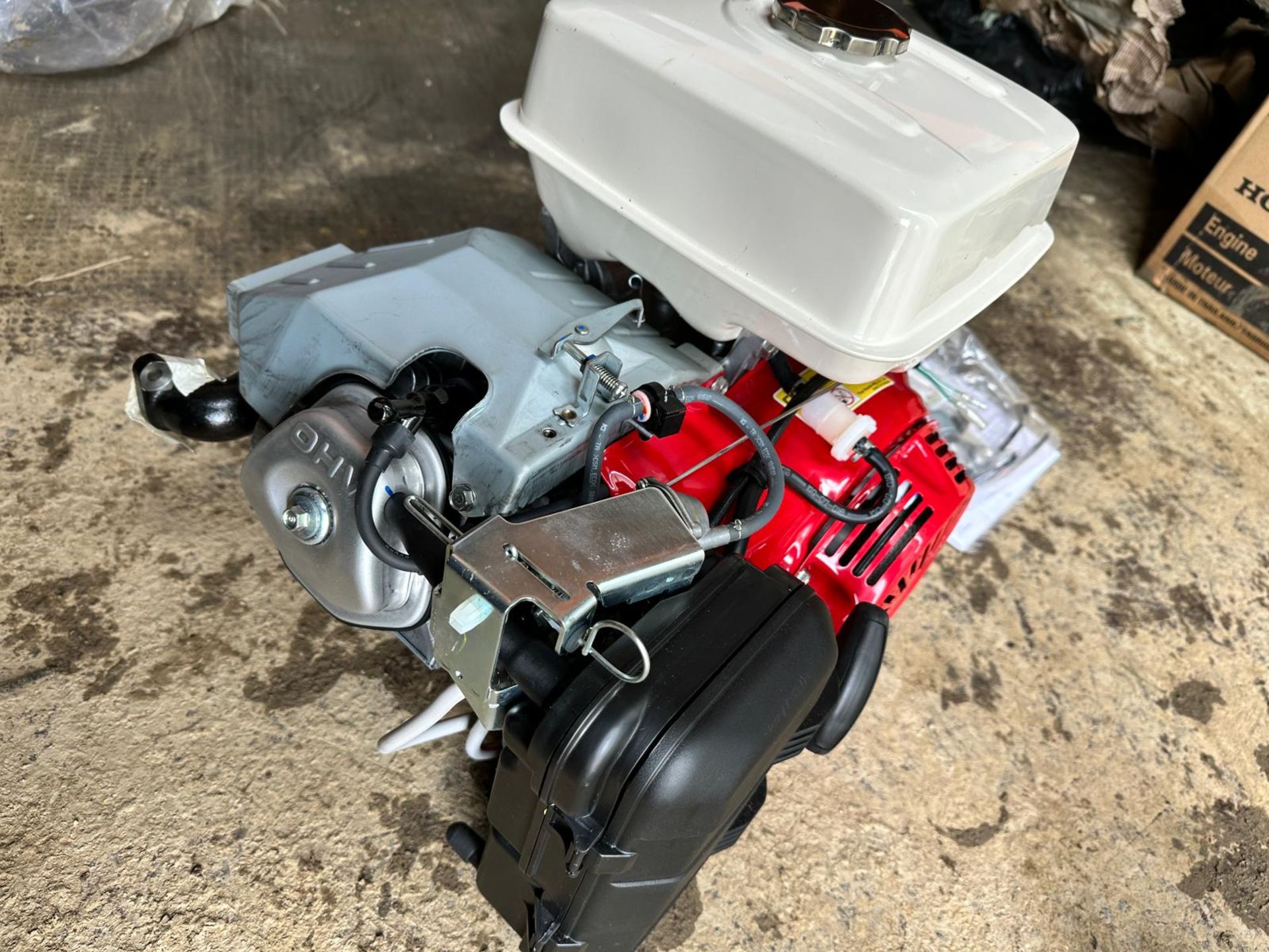 NEW/UNUSED HONDA GX390 ELECTRIC START PETROL ENGINE - CHOICE OF 7 - Image 9 of 12