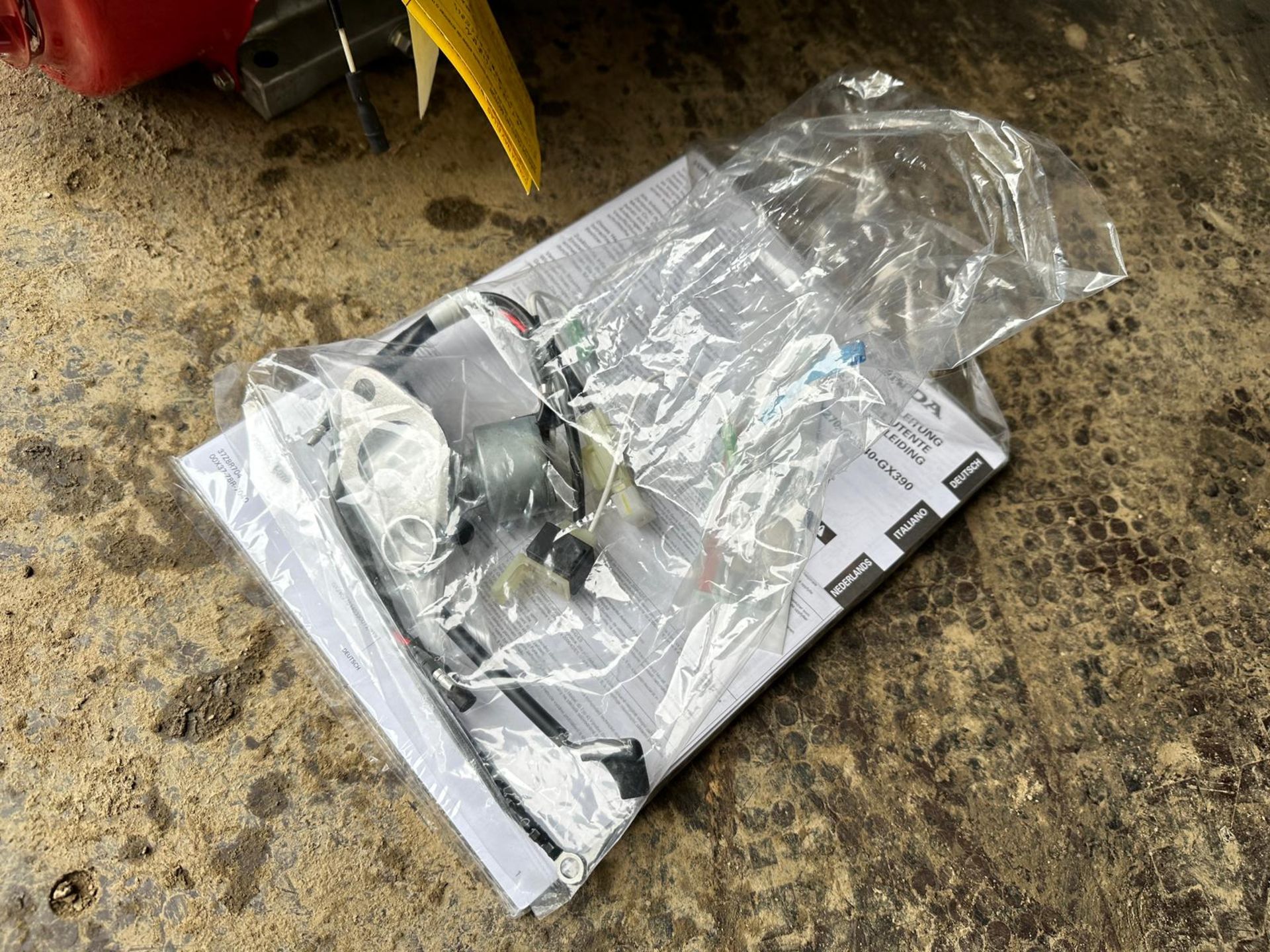 NEW/UNUSED HONDA GX390 ELECTRIC START PETROL ENGINE - CHOICE OF 7 - Image 11 of 12
