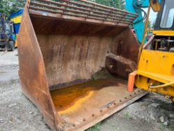HYDRAULIC HIGH TIP BUCKET - GOOD CONDITION - HYDRAILIC HIGH TIP