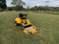 STIGA PARK PRESIDENT 4WD OUTFRONT RIDE ON MOWER *NO VAT*