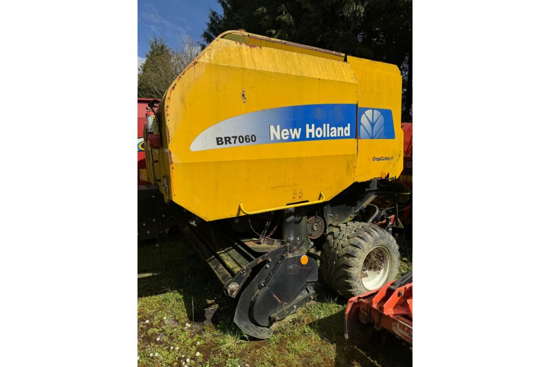 2012 NEW HOLLAND BR7060 ROUND BALER - Image 3 of 9