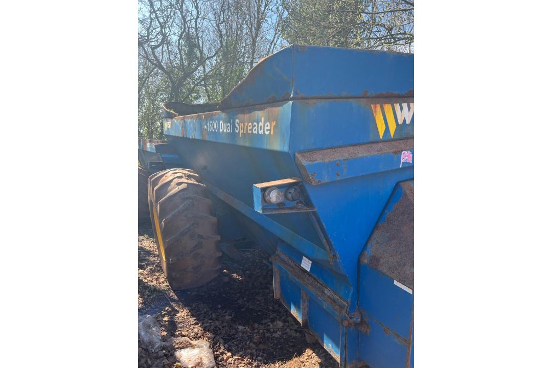 WEST 1600 SIDE MUCK SPREADER - Image 1 of 6