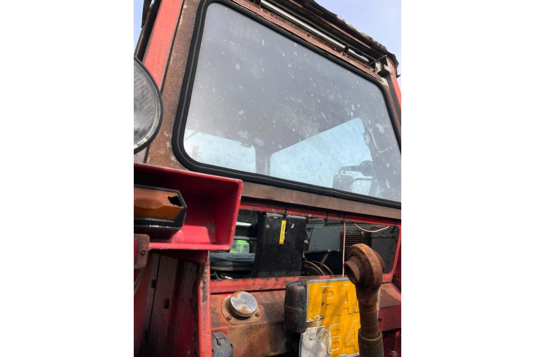 MASSEY FERGUSON 575 TRACTOR - Image 3 of 10