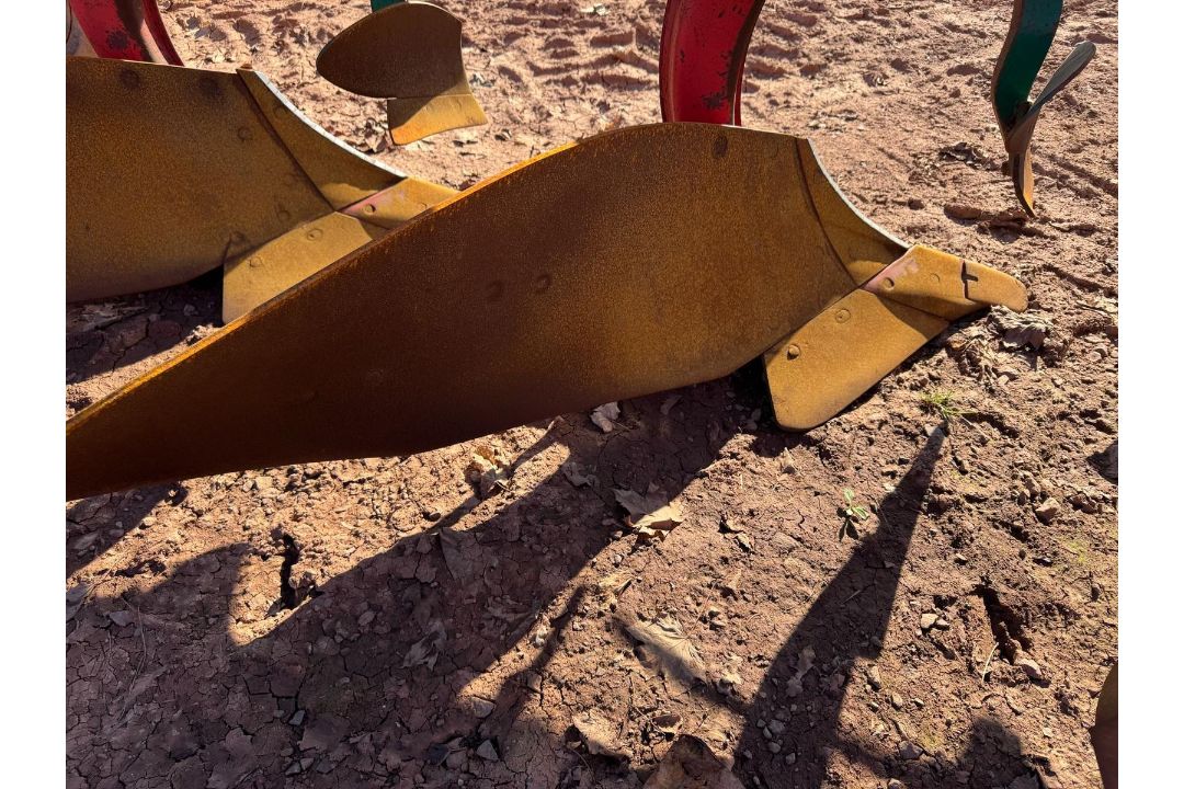 2009 KVERNELAND ES100-200 REVERSIBLE PLOUGH - AUTO RESET - Image 5 of 10