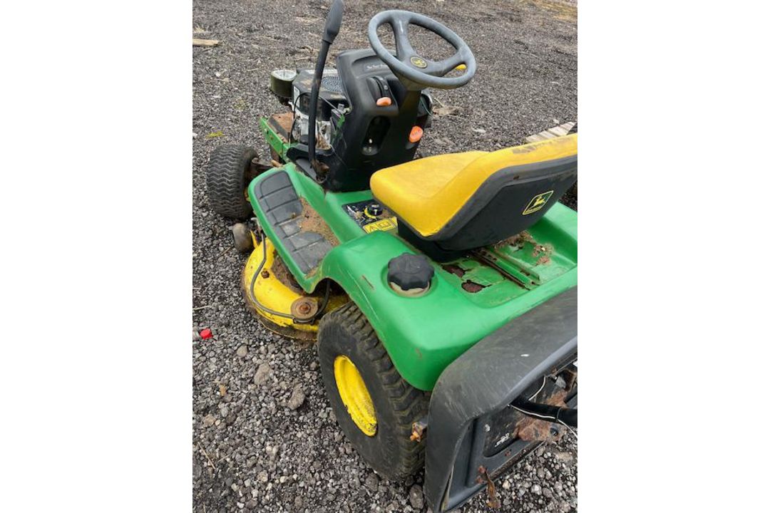 JOHN DEERE RIDE ON MOWER - SPARES AND REPAIRS - Image 2 of 6
