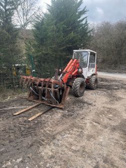WEIDEMANN 1090 D/P ARTICULATED LOADING SHOVEL WITH MUCK GRAB AND PALLET FORKS