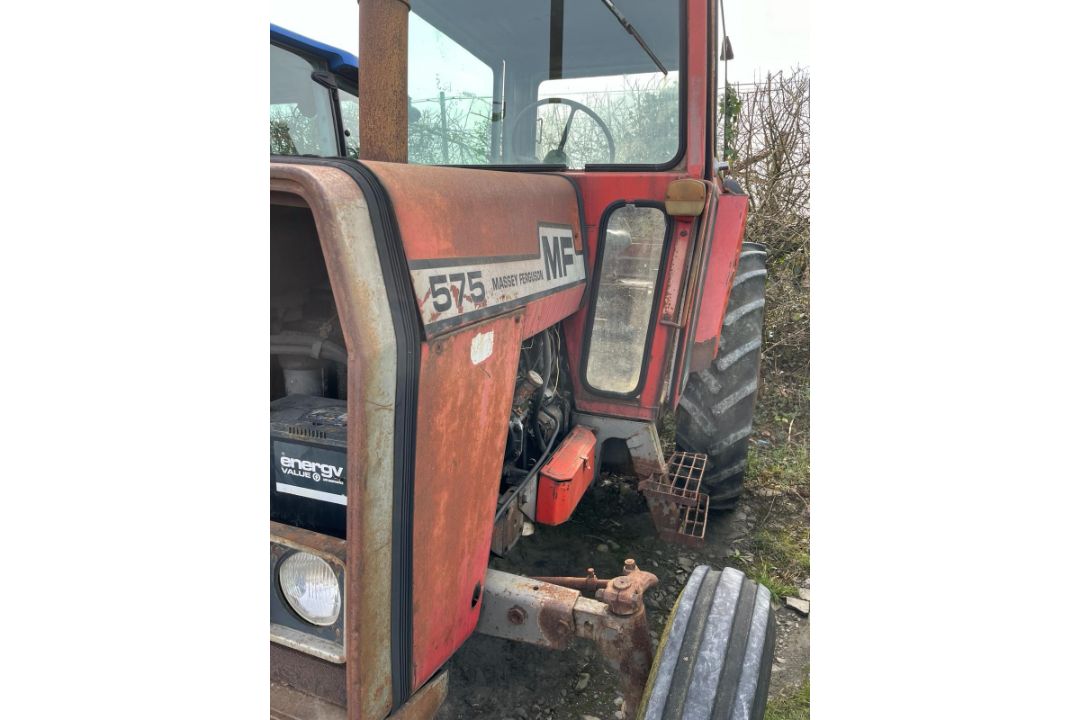 MASSEY FERGUSON 575 TRACTOR - Image 2 of 10