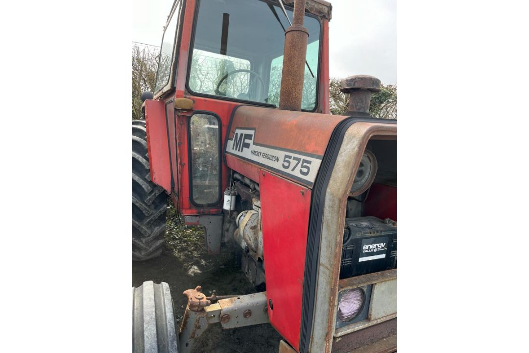 MASSEY FERGUSON 575 TRACTOR - Image 1 of 10