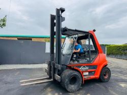 1995 LINDE H70D 2 STAGE MASTED FORKLIFT - C/W PALLET TINES - 12051 HOURS