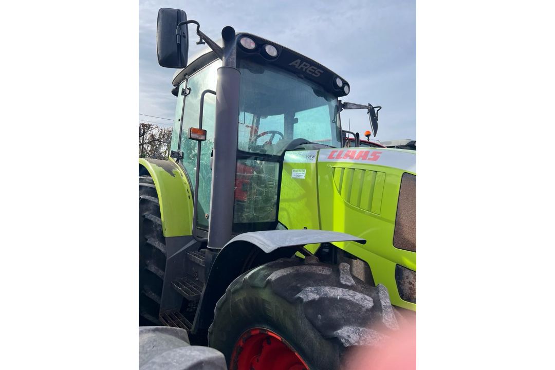 2009 CLAAS AREA 557 ATX TRACTOR - Image 2 of 12