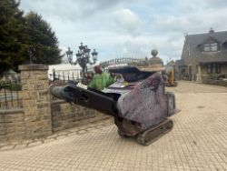 RED RHINO 4000 DIESEL COMPACT MINI TRACKED CRUSHER - 2100 HOURS