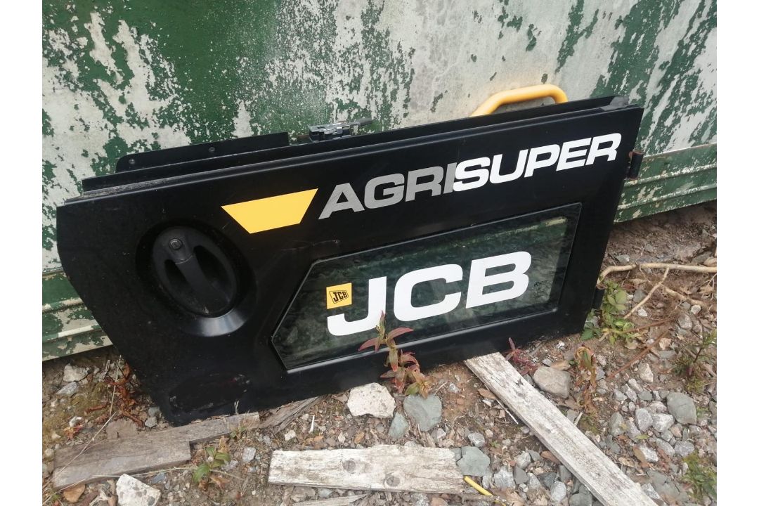 JCB TELEHANDLERS BOTTOM DOORS