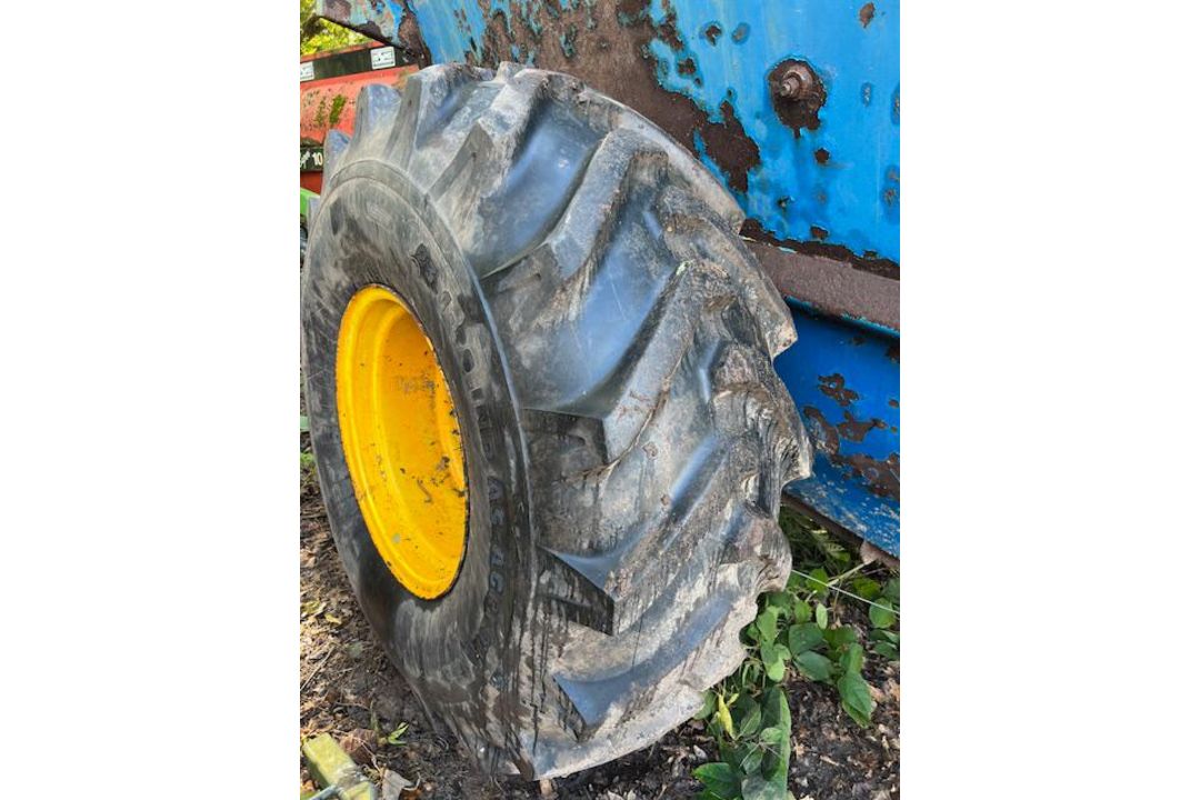 WEST 1600 SIDE DISCHARGE MUCK SPREADER - Image 5 of 9