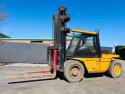 DCH DOH 12 TONNE 2 STAGE MAST LIFT - C/W 8FT TINES -11124 HOURS