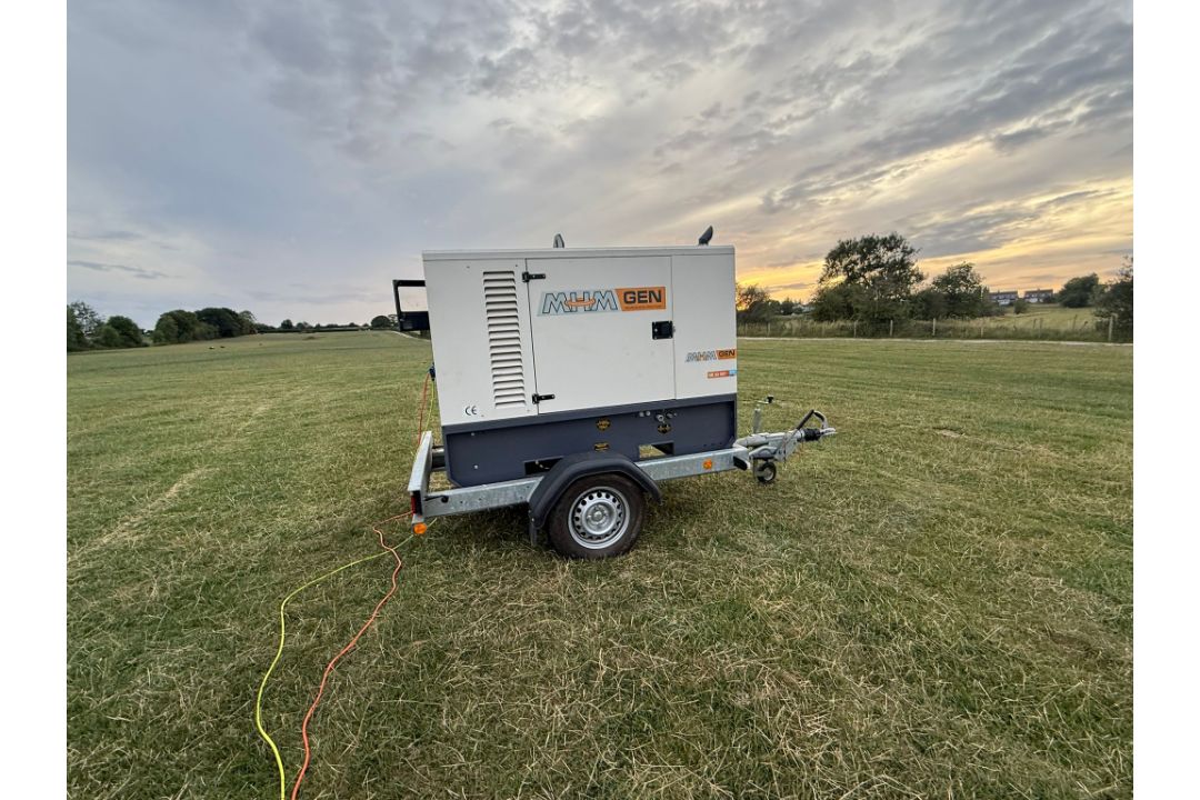 MHM GE-22-SSY 20KVA DIESEL GENERATOR WITH KNOTTS SINGLE AXLE TRAILER - Image 7 of 17