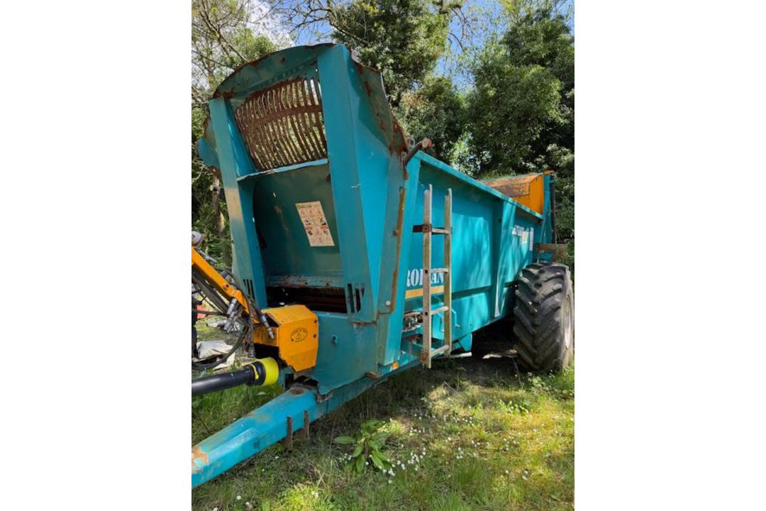 2012 ROLLAND V2-135 MUCK SPREADER - Image 1 of 8