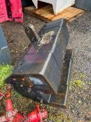 CASE IH 1000KG WEIGHT BLOCK