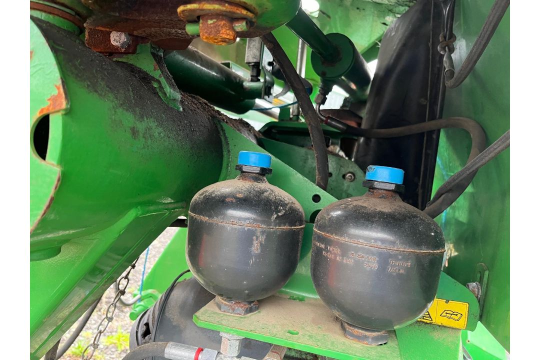 2016 JOHN DEERE 331 CONDITIONER MOWER - Image 7 of 8