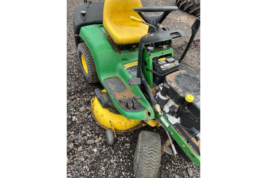JOHN DEERE RIDE ON MOWER - SPARES AND REPAIRS - Image 5 of 6