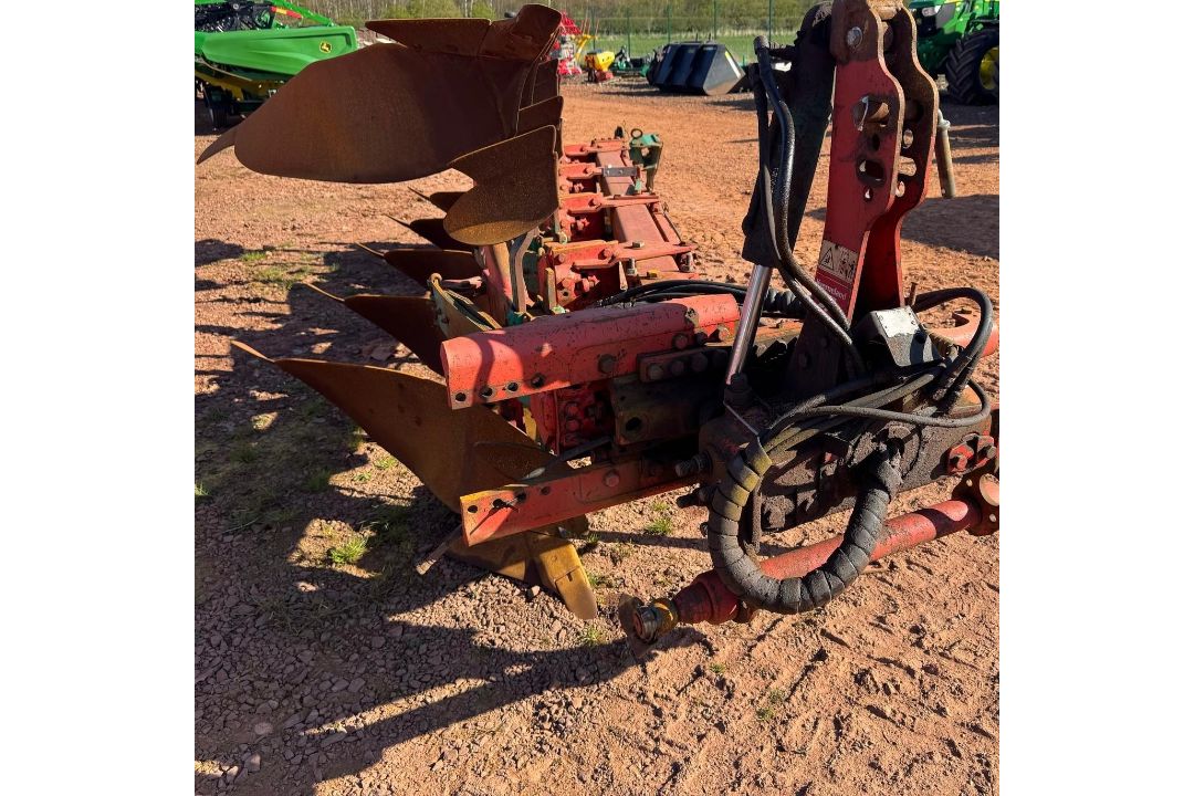 2009 KVERNELAND ES100-200 REVERSIBLE PLOUGH - AUTO RESET - Image 2 of 10