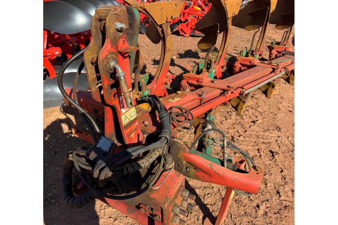 2009 KVERNELAND ES100-200 REVERSIBLE PLOUGH - AUTO RESET - Image 8 of 10