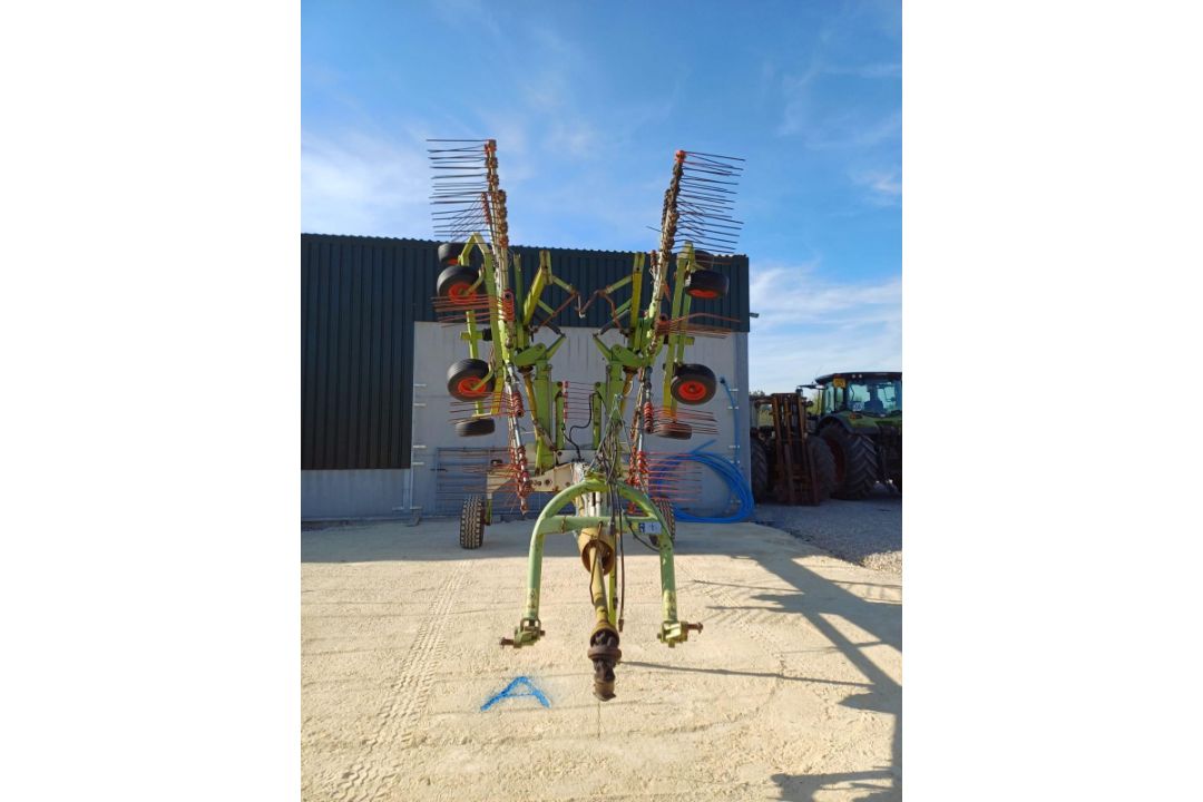 CLAAS LINER 880 TWIN MOTOR RAKE. - Image 3 of 5