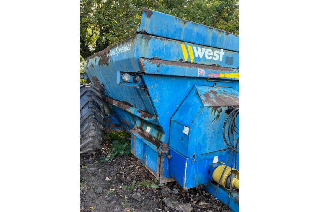 WEST 1600 SIDE DISCHARGE MUCK SPREADER - Image 1 of 9