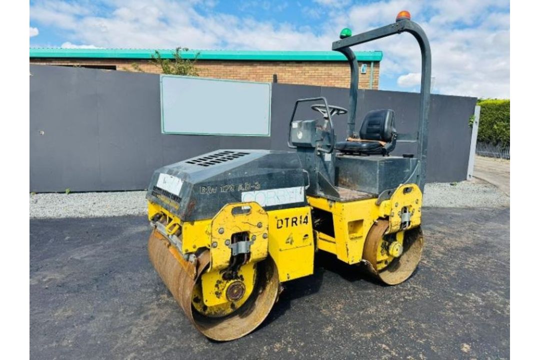 1999 BOMAG BW120AD-3 DOUBLE DRUM VIBRATING ROLLER - C/W ROLL BAR - Image 1 of 11