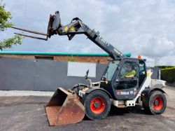 BOBCAT T3071 TELEHANDLER*C/W PALLET TINES AND BUCKET*